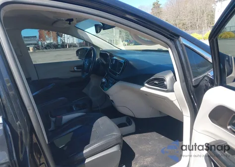 2019 Chrysler Pacifica Touring L z USA, uszkodzony, nr VIN 2C4RC1BG8KR651366